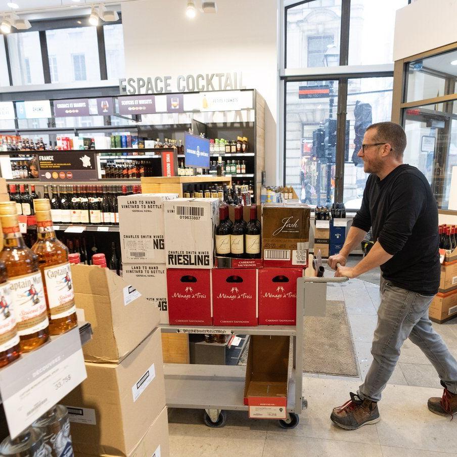 Tariffs: Quebec liquor board prepares to destroy $300,000 worth of American alcohol